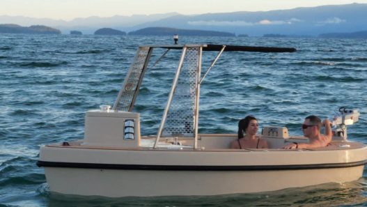 Hot tub boat Spacuzzi - plare.