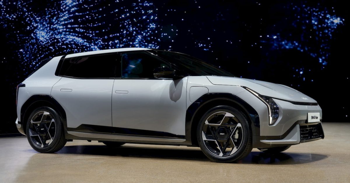 Kia EV4 first electric hatch - plare.