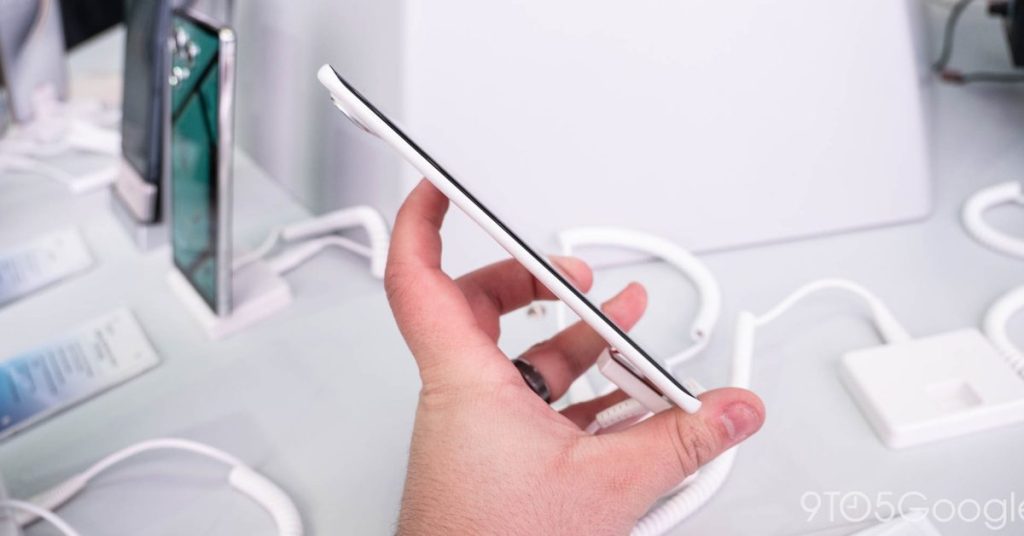 Le Tecno Spark Slim : les téléphones ultra-fins enfin performants Le Tecno Spark Slim : les téléphones ultra-fins enfin performants