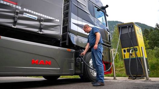 MAN EV charging - plare.