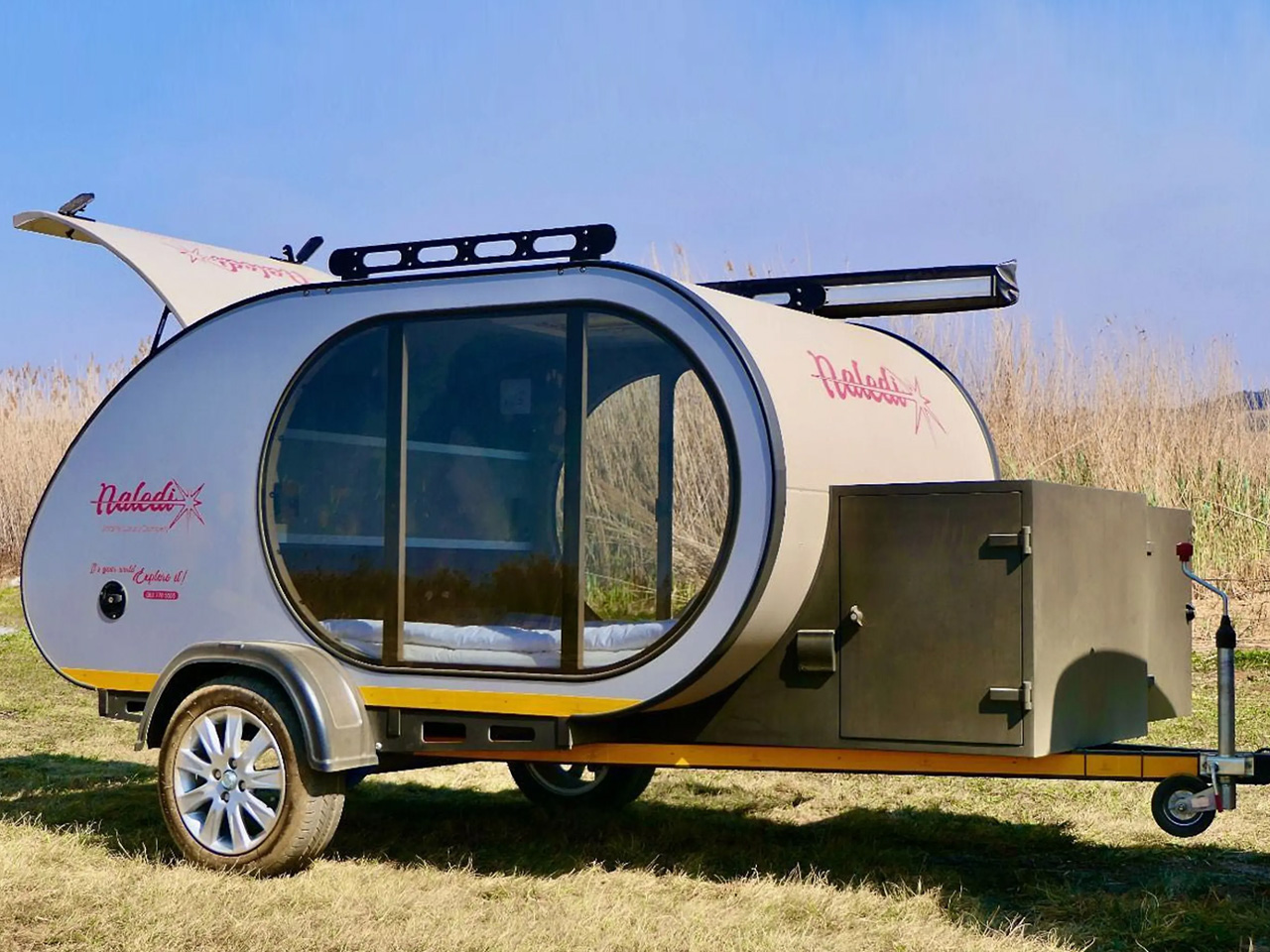 Naledi Camper transparent teardrop trailer 13 - plare.