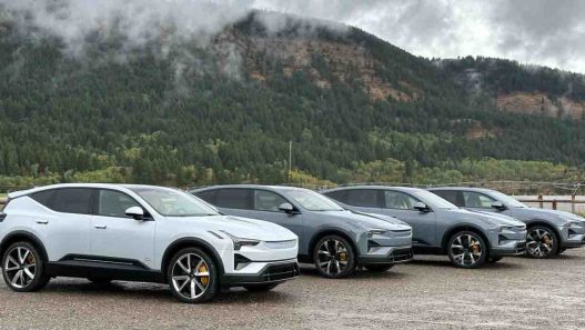 Polestar 3 SUVs mountain - plare.