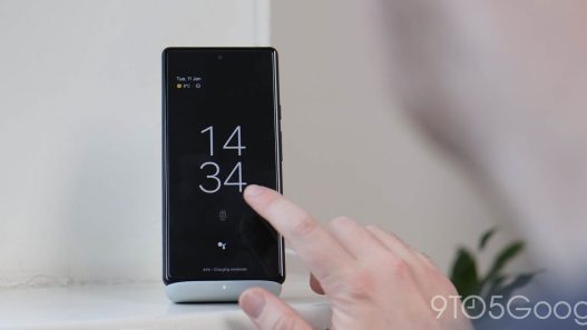 Problème d'affichage : bug dans Android 16 beta 3.1 qui épaissit l'horloge de l'écran de verrouillage