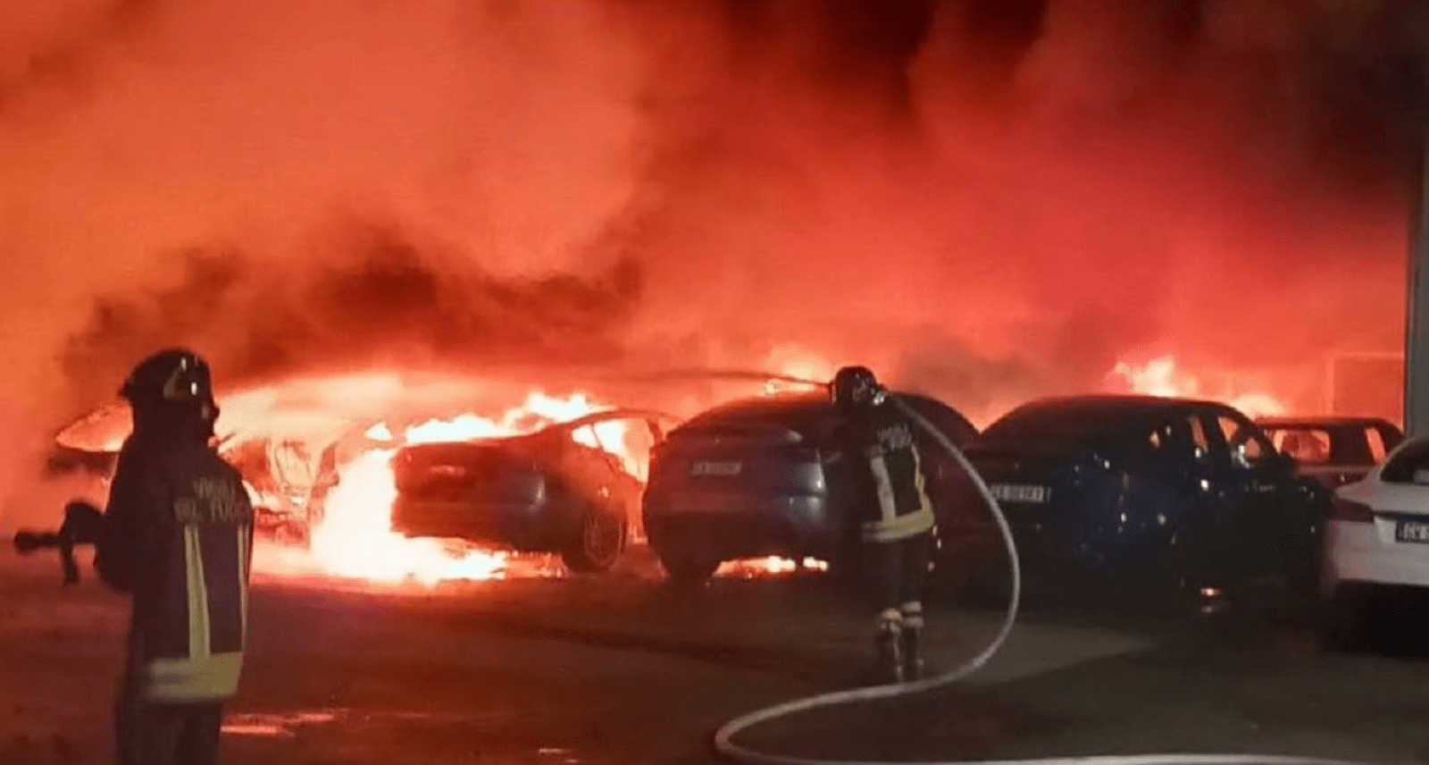 Tesla Fire Rome - plare.