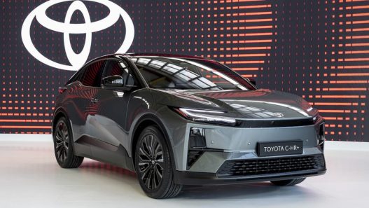 Toyota C HR EV - plare.