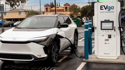 Toyota EVgo EV fast charger - plare.