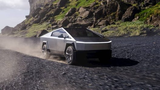 Toyota Tesla Cybertruck - plare.