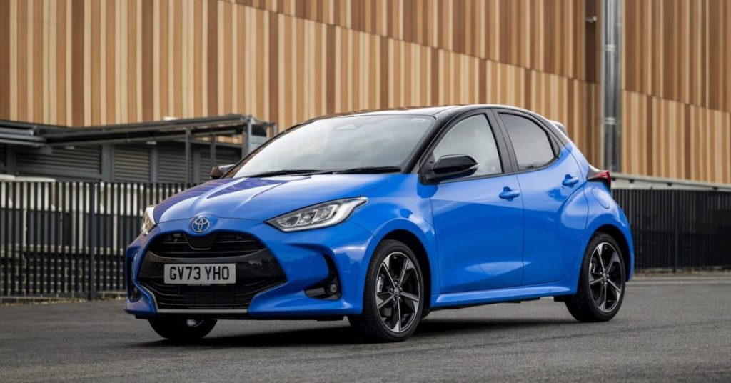Toyota Yaris s’électrifie : une version EV en approche, mais prudence avant l’emballement !