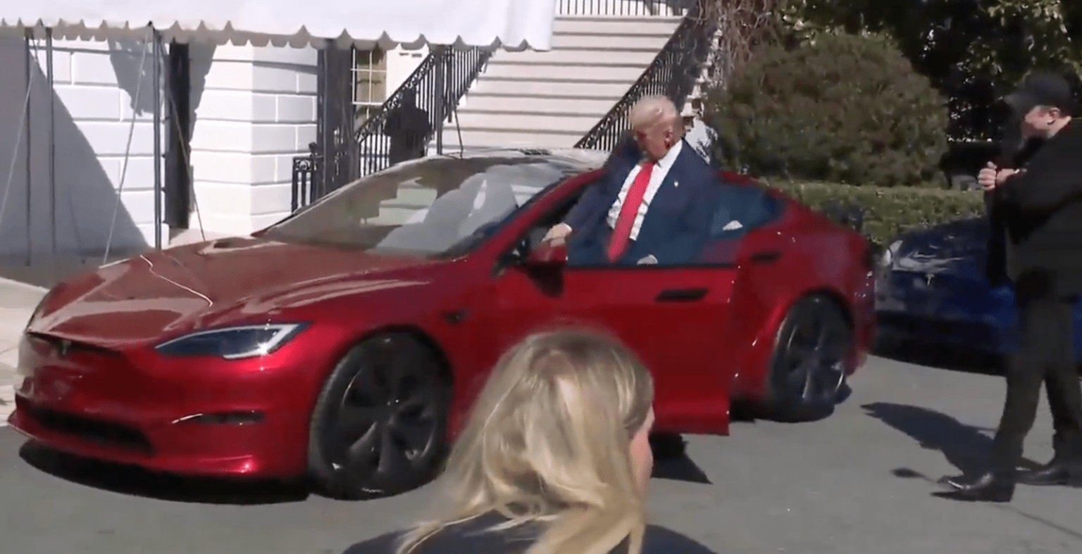 Scandale potentiel : le président des États-Unis fait la promotion d’une entreprise liée à son plus grand donateur politique