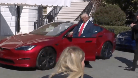 Trump Tesla white house - plare.