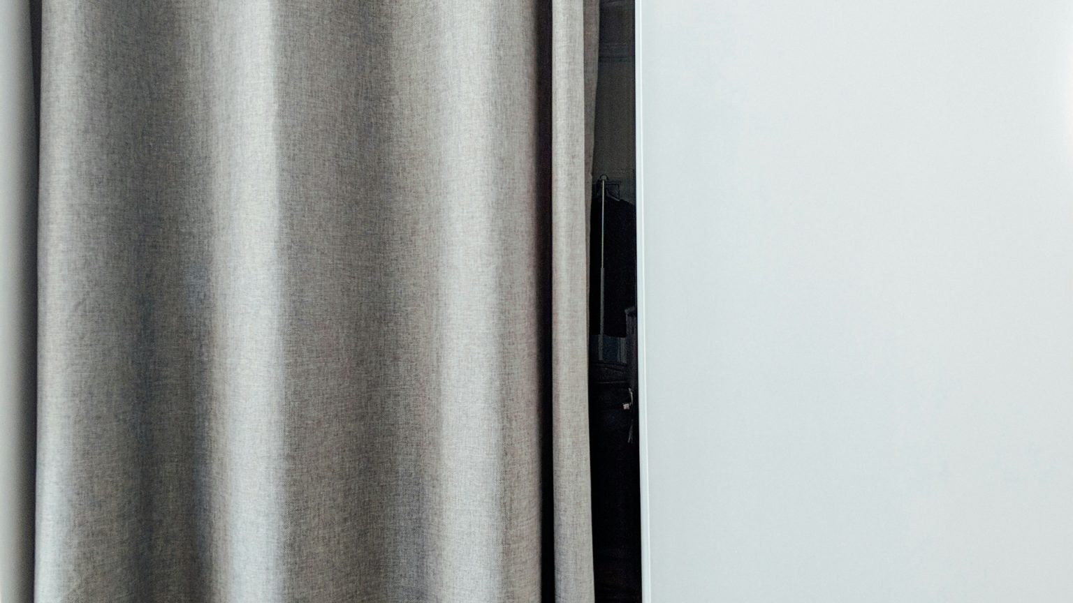 Allier isolation et décoration d’intérieur avec une tenture isolante thermique Allier isolation et décoration d'intérieur avec une tenture isolante thermique