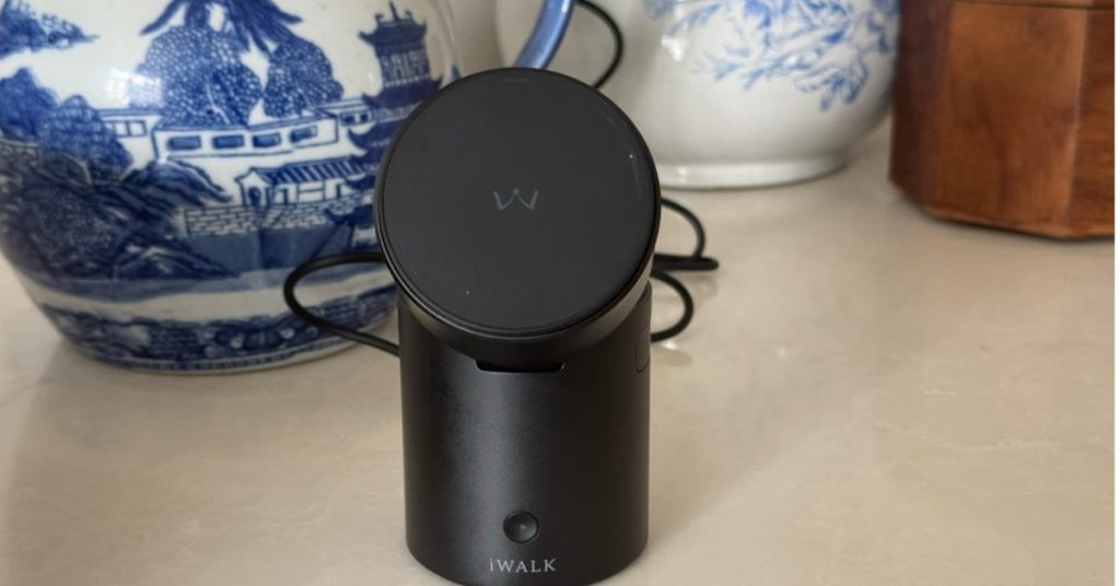 Optimisez votre recharge avec notre analyse du support de charge sans fil 3-en-1 iWalk