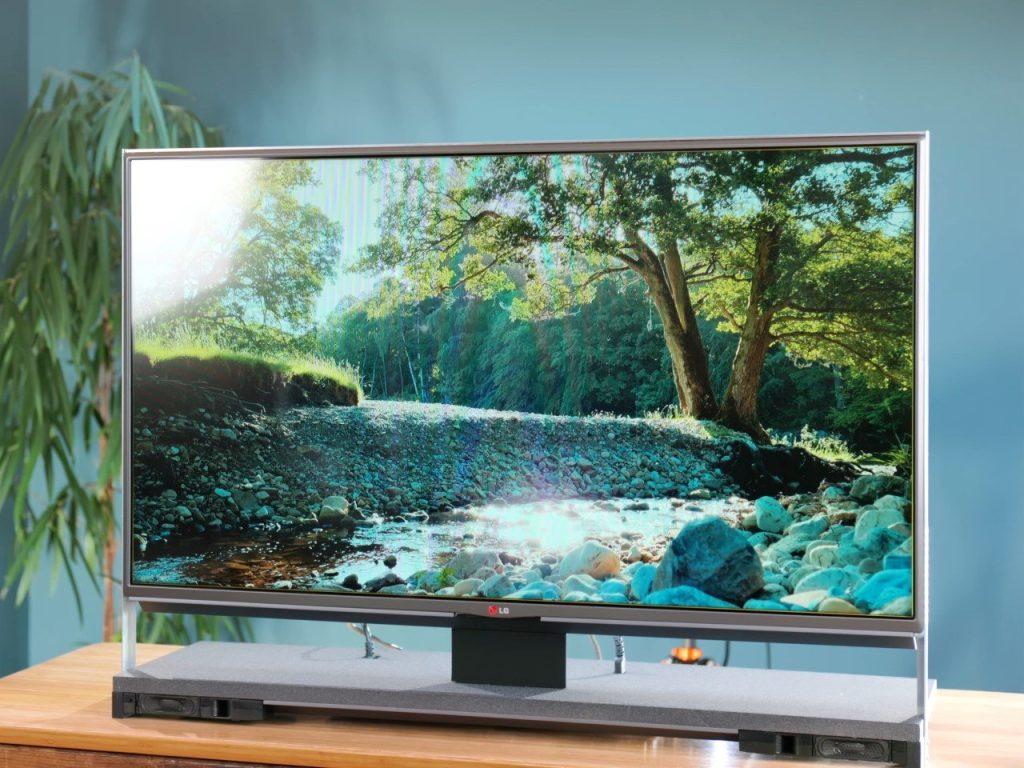 Découvrez Comment Ce DIYer a Créé un Téléviseur OLED Haute Contraste à Partir de Matériaux Récupérés !