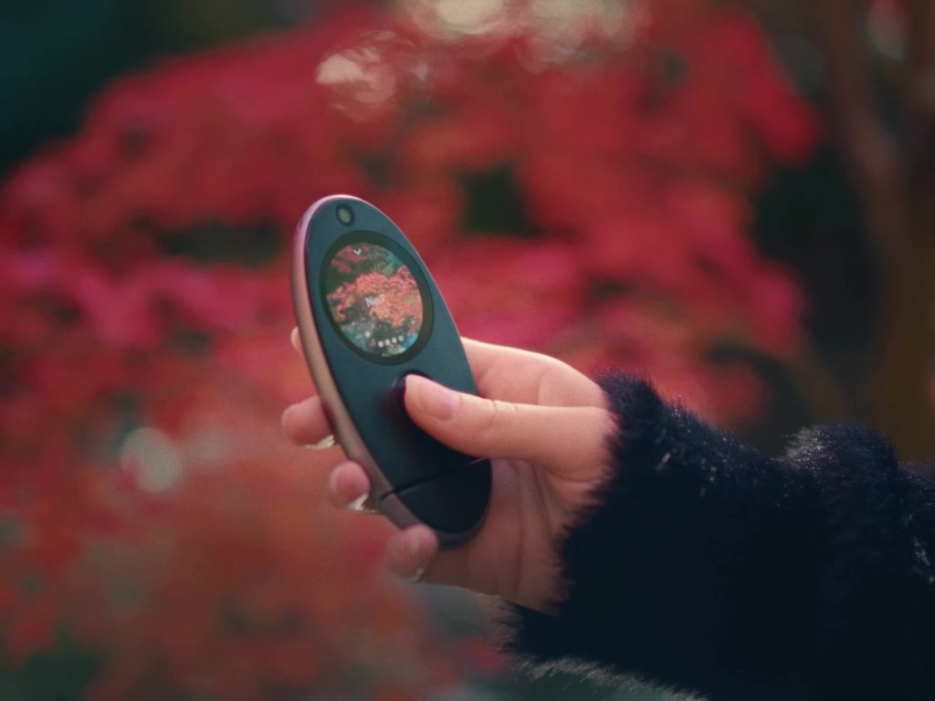 Révolutionnez vos Vlogs : La Caméra en Forme de Galet de 9 Secondes pour Capturer des Moments Inoubliables !