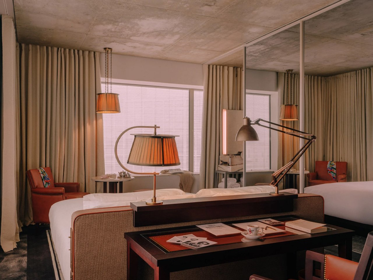 1743630294 721 Decouvrez le Chef doeuvre Surrealiste de Philippe Starck Un Hotel - plare.