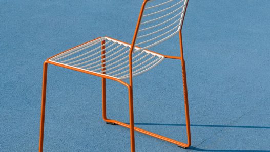 1744839134 864 Decouvrez Comment la Chaise Twain en Acier Galvanise Transforme Votre - plare.