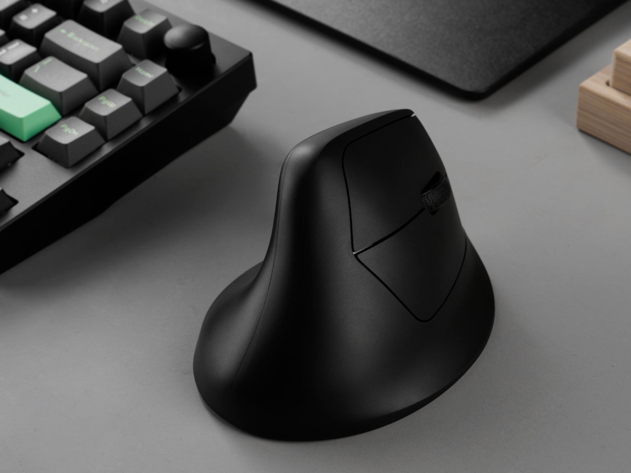 1744899771 227 Decouvrez la souris ergonomique verticale Keychron M5 Le secret - plare.