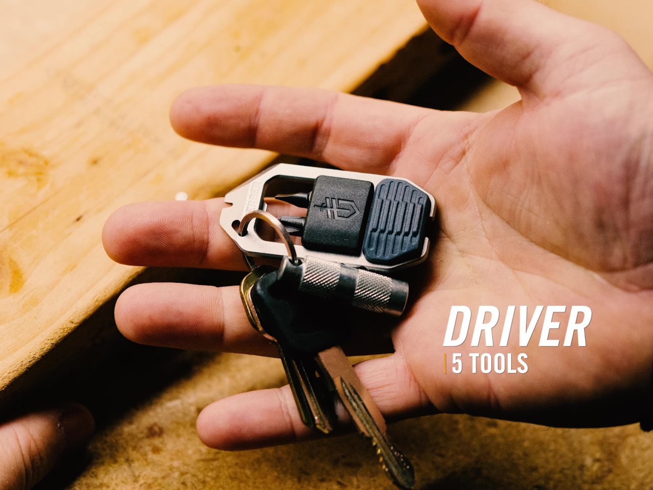1744971005 942 Decouvrez le Multi Outil 5 en 1 Revolutionnaire Aussi Petit Quun Porte Cles - plare.