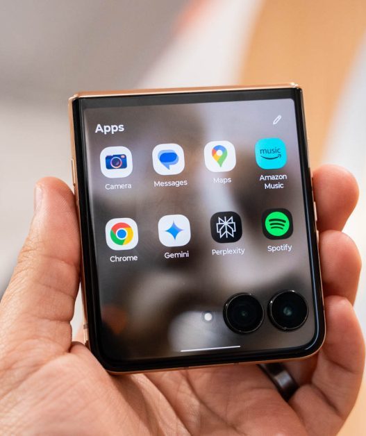 Perplexity s'invite sur les téléphones Motorola : une innovation à portée de main