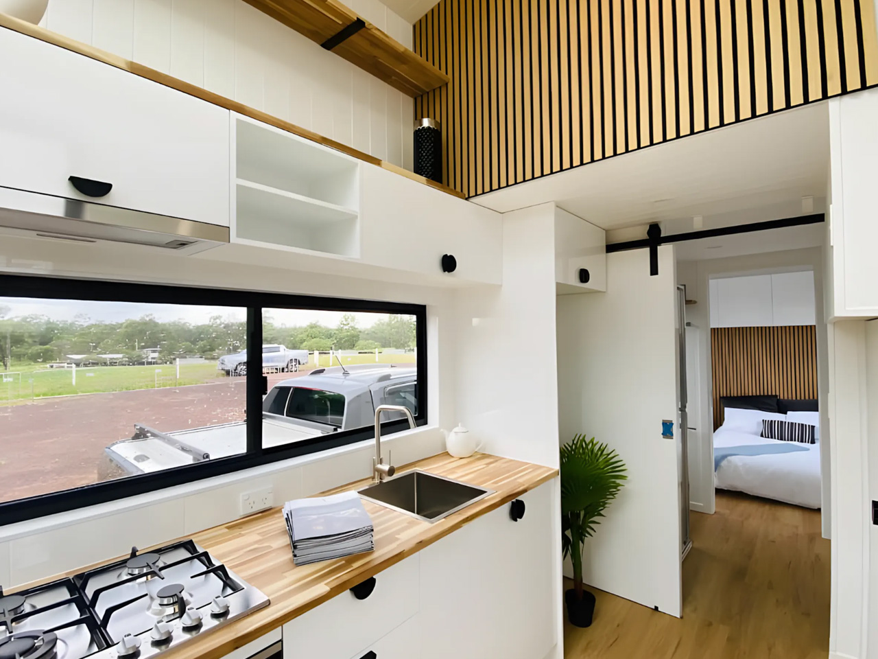 1745840636 632 Decouvrez cette Tiny House Moderne Optimisez votre Espace avec - plare.