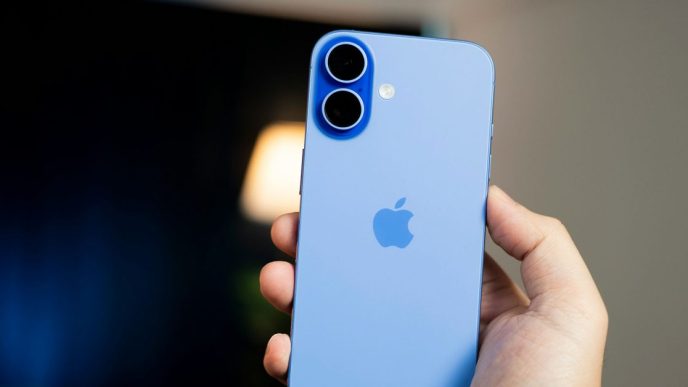 Apple faces antitrust action in the UK over default web browser - plare.