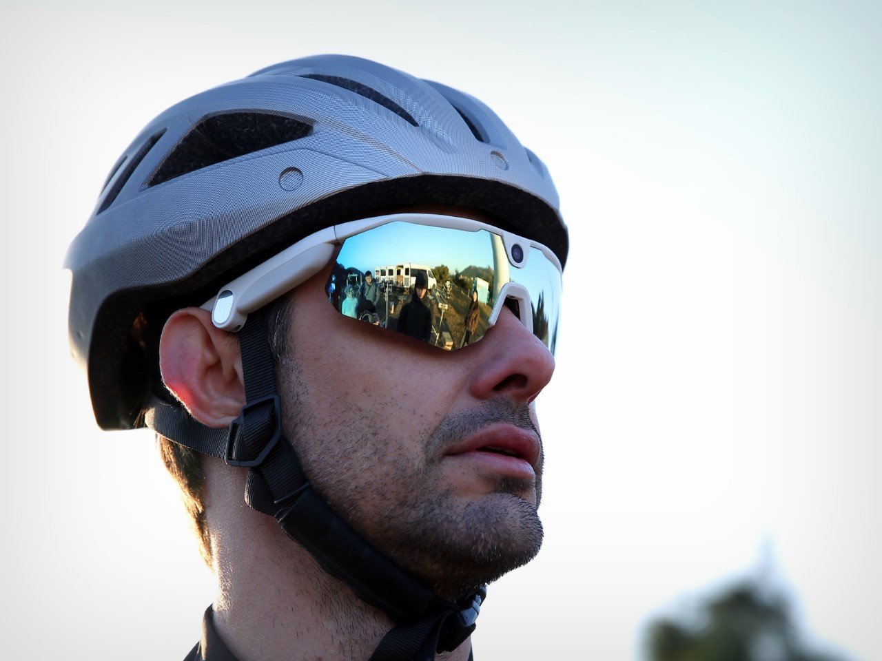 Ces Lunettes Intelligentes Boostees par lIA Ecrasent les Ray Ban de - plare.