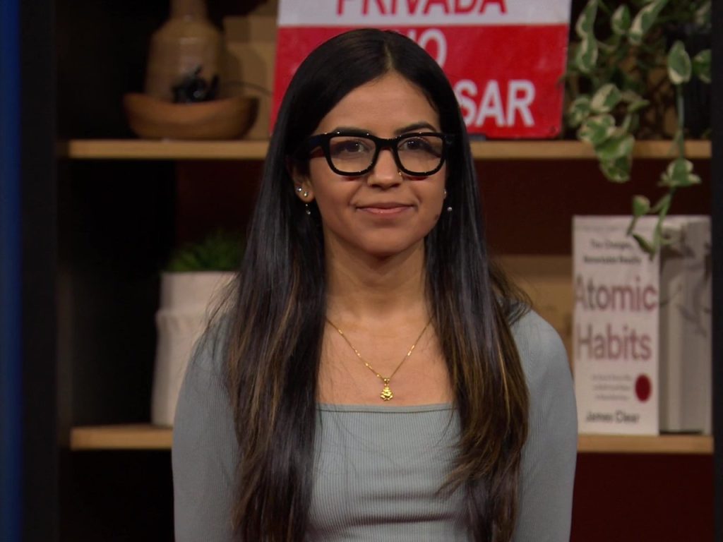 Découvrez le Prototype Révolutionnaire des Lunettes Intelligentes Android XR : Un Design Raphaël Étonnant Qui Ressemble à des Lunettes à Monture Épaisse !