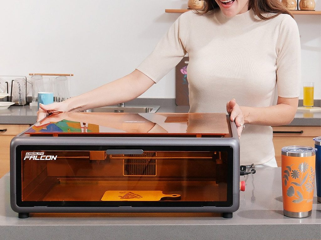 Découvrez le Creality Falcon A1 : le découpeur laser intelligent à 499 $ qui identifie les matériaux avant de les couper !