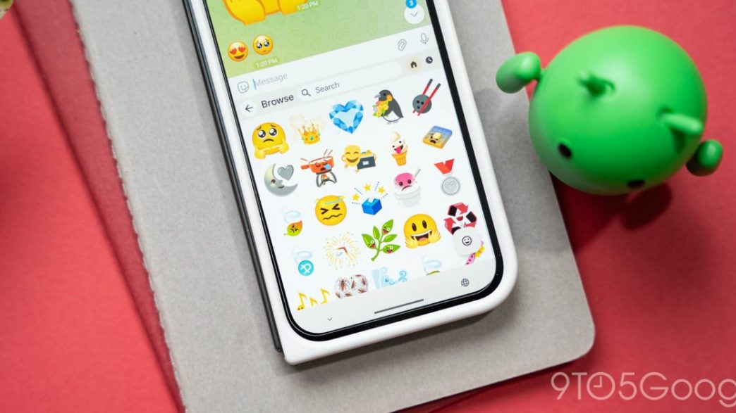 Gboard sur Pixel : Explorez la fonction Emoji Kitchen pour personnaliser vos messages.