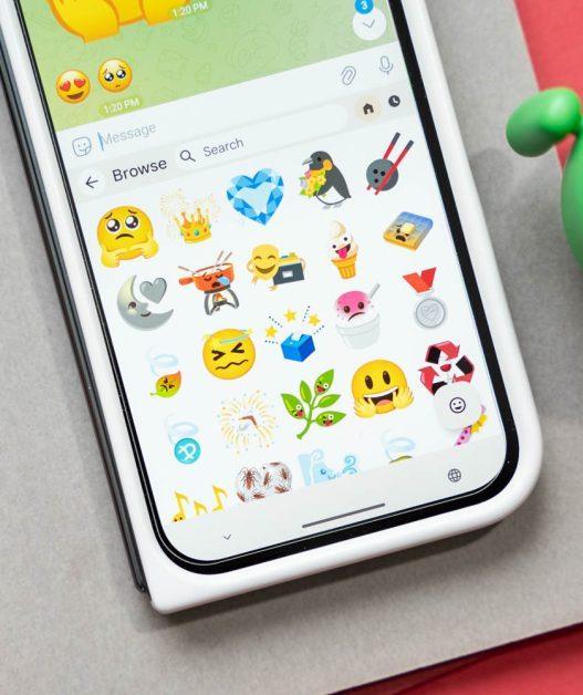 Gboard sur Pixel : Explorez la fonction Emoji Kitchen pour personnaliser vos messages.
