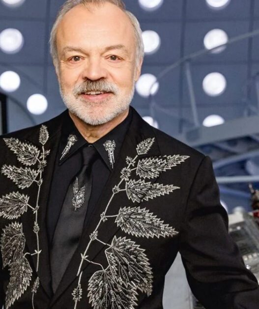 Doctor Who: il conduttore Graham Norton guest star dell'episodio sull'Interstellar Song Contest!