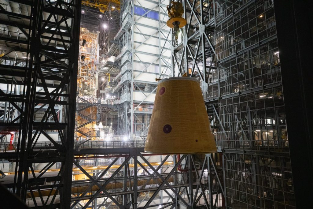 L’assemblage du lanceur d’Artemis 2 progresse avec l’achèvement de la phase principale L'assemblage du lanceur d'Artemis 2 progresse avec l'achèvement de la phase principale