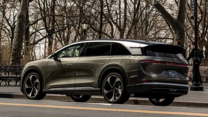 Lucid Gravity EV lease - plare.