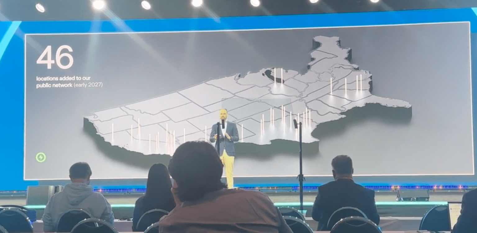 Lancement du réseau de recharge public Tesla Semi avec 46 stations pour une révolution électrique