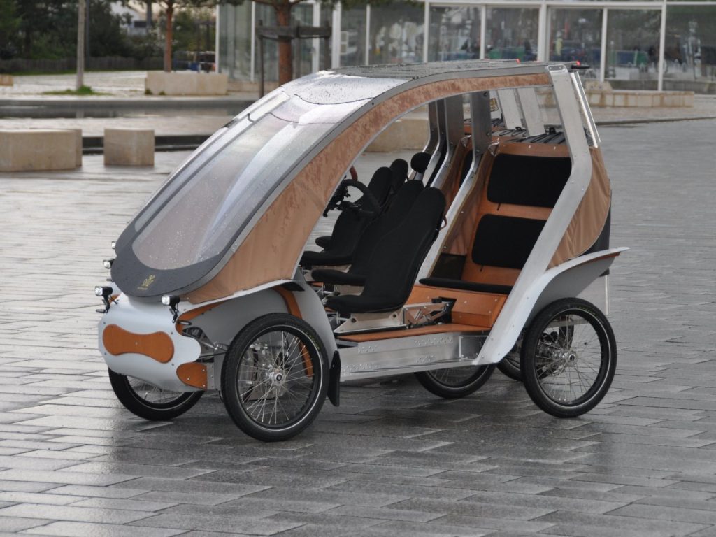 Découvrez l’Acticycle Ultra-Léger : la Fusion Parfaite entre Liberté à Vélo et Confort Automobile sur Quatre Roues !
