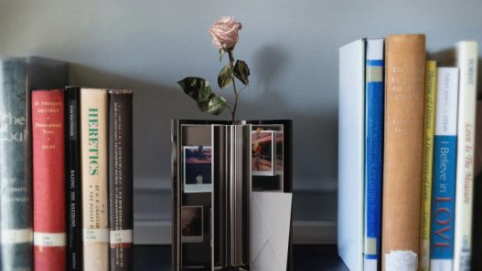 book mark vase concept 08 - plare.