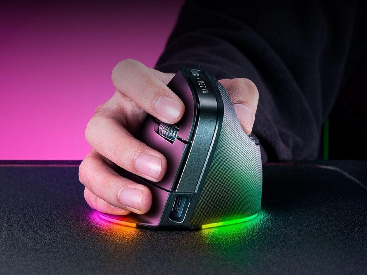 razer pro click v2 vertical mouse 1 - plare.