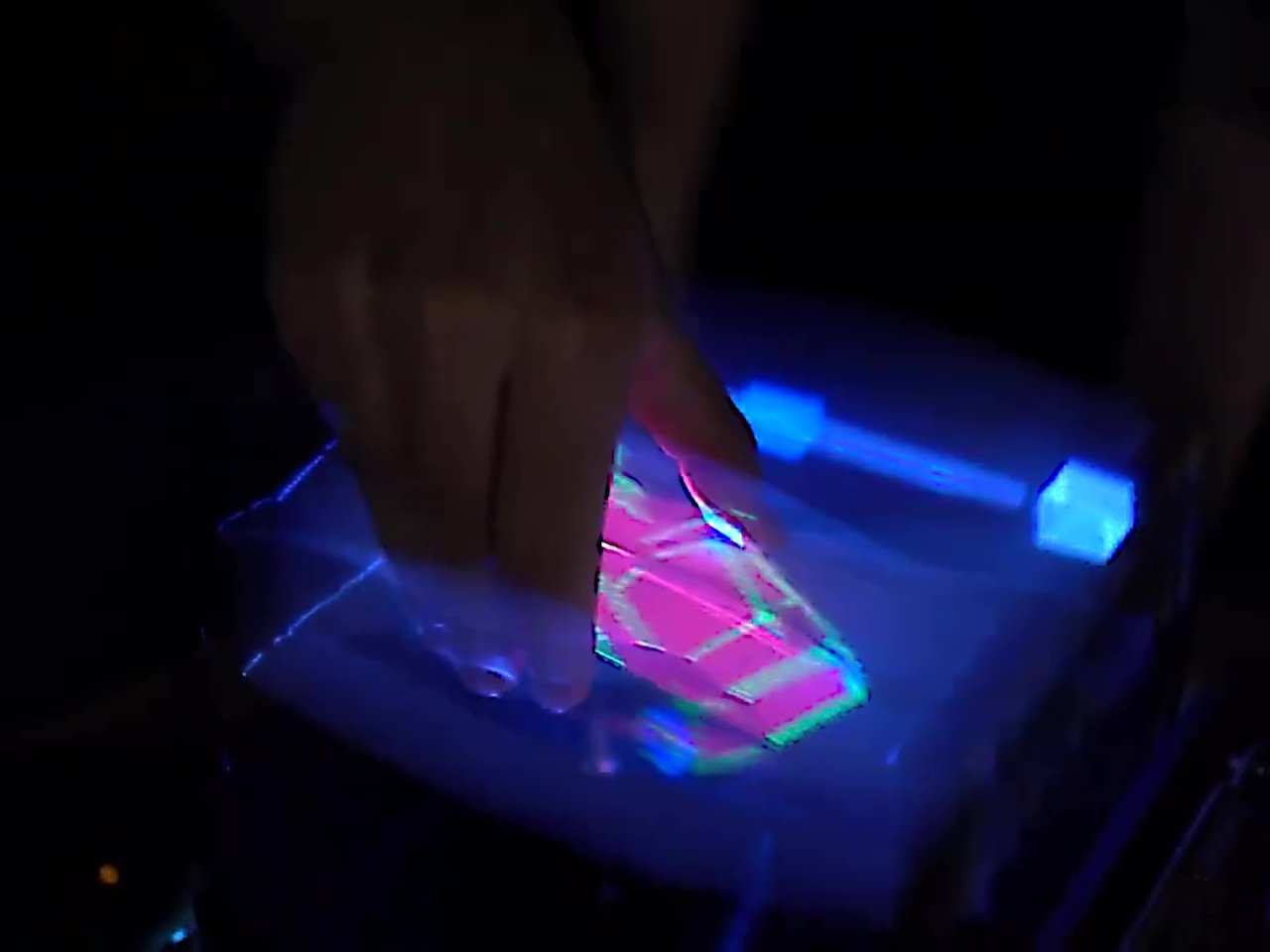 touchable 3d holograms 01 - plare.