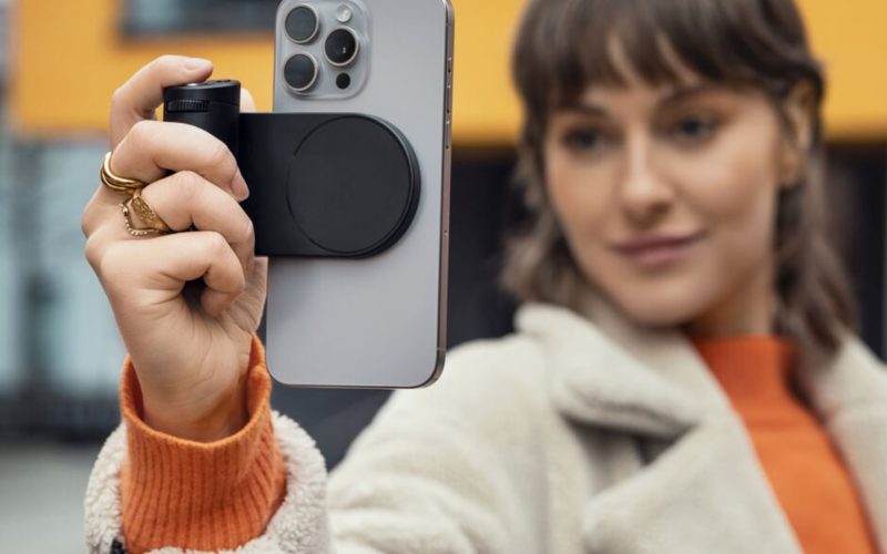 10 best iphone accessories yanko design hero - plare.