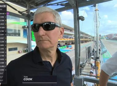 1746369637 tim cook formula 1.jpg.webp - plare.
