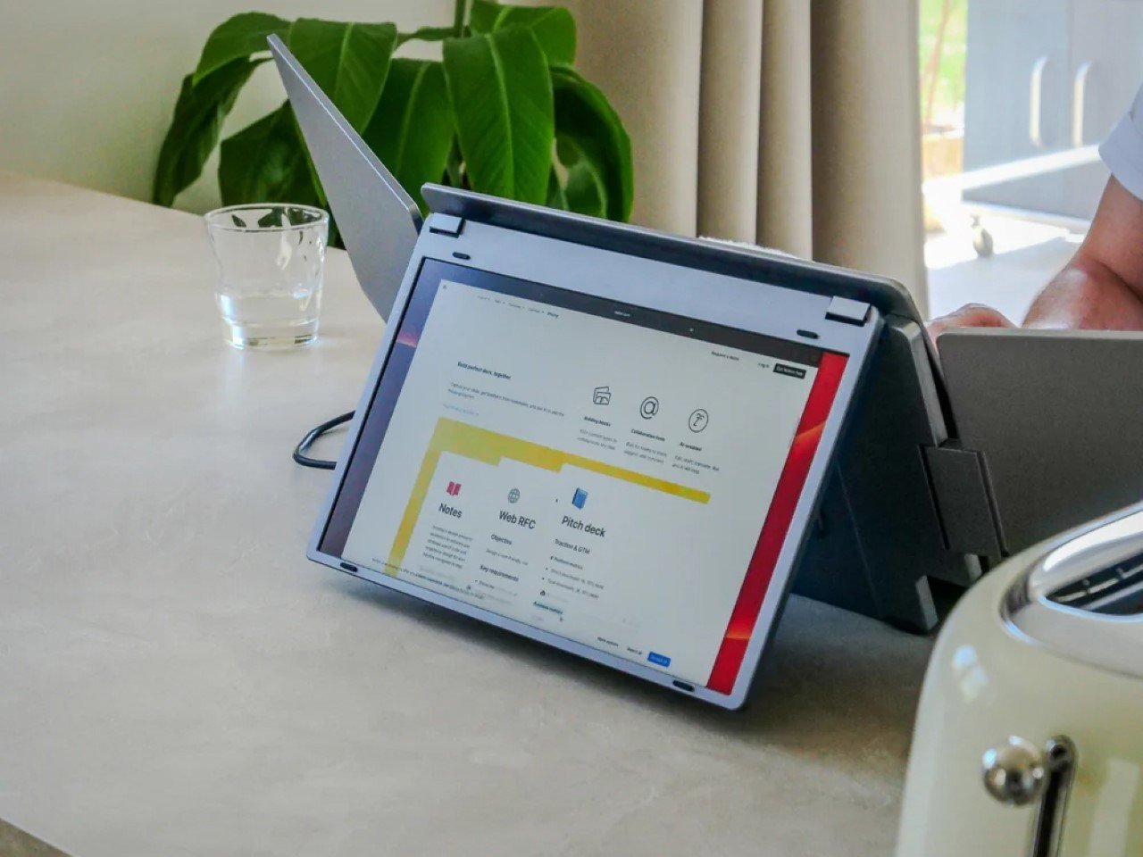 1746372857 200 Transformez votre MacBook en Centre de Controle Ultime avec cet - plare.
