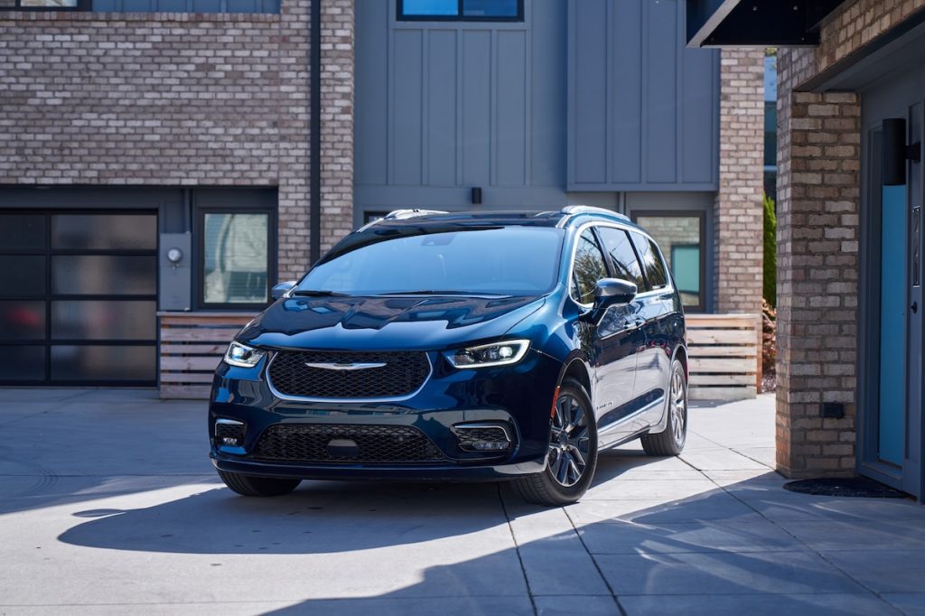 Les primes d'assurance automobile peuvent être élevées, mais certains modèles de véhicules électriques offrent des tarifs plus abordables. Pour déterminer les véhicules électriques les moins chers à assurer, il est essentiel de comparer les primes d'assurance en fonction de différents modèles. Les tarifs peuvent varier en fonction de facteurs tels que la marque, le modèle, la puissance du moteur et les caractéristiques de sécurité. En outre, les primes d'assurance peuvent fluctuer en fonction de la localisation géographique, de l'historique de conduite et d'autres critères personnels. Il est donc recommandé de consulter plusieurs assureurs pour obtenir des devis personnalisés et trouver l'option la plus économique pour votre situation. - plare. 1746576363 290 Les primes dassurance automobile peuvent etre elevees mais certains modeles - plare.