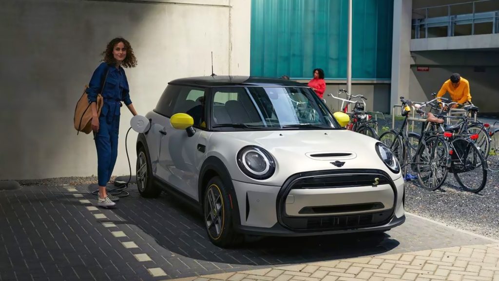 Les primes d'assurance automobile peuvent être élevées, mais certains modèles de véhicules électriques offrent des tarifs plus abordables. Pour déterminer les véhicules électriques les moins chers à assurer, il est essentiel de comparer les primes d'assurance en fonction de différents modèles. Les tarifs peuvent varier en fonction de facteurs tels que la marque, le modèle, la puissance du moteur et les caractéristiques de sécurité. En outre, les primes d'assurance peuvent fluctuer en fonction de la localisation géographique, de l'historique de conduite et d'autres critères personnels. Il est donc recommandé de consulter plusieurs assureurs pour obtenir des devis personnalisés et trouver l'option la plus économique pour votre situation. - plare. 1746576363 932 Les primes dassurance automobile peuvent etre elevees mais certains modeles - plare.