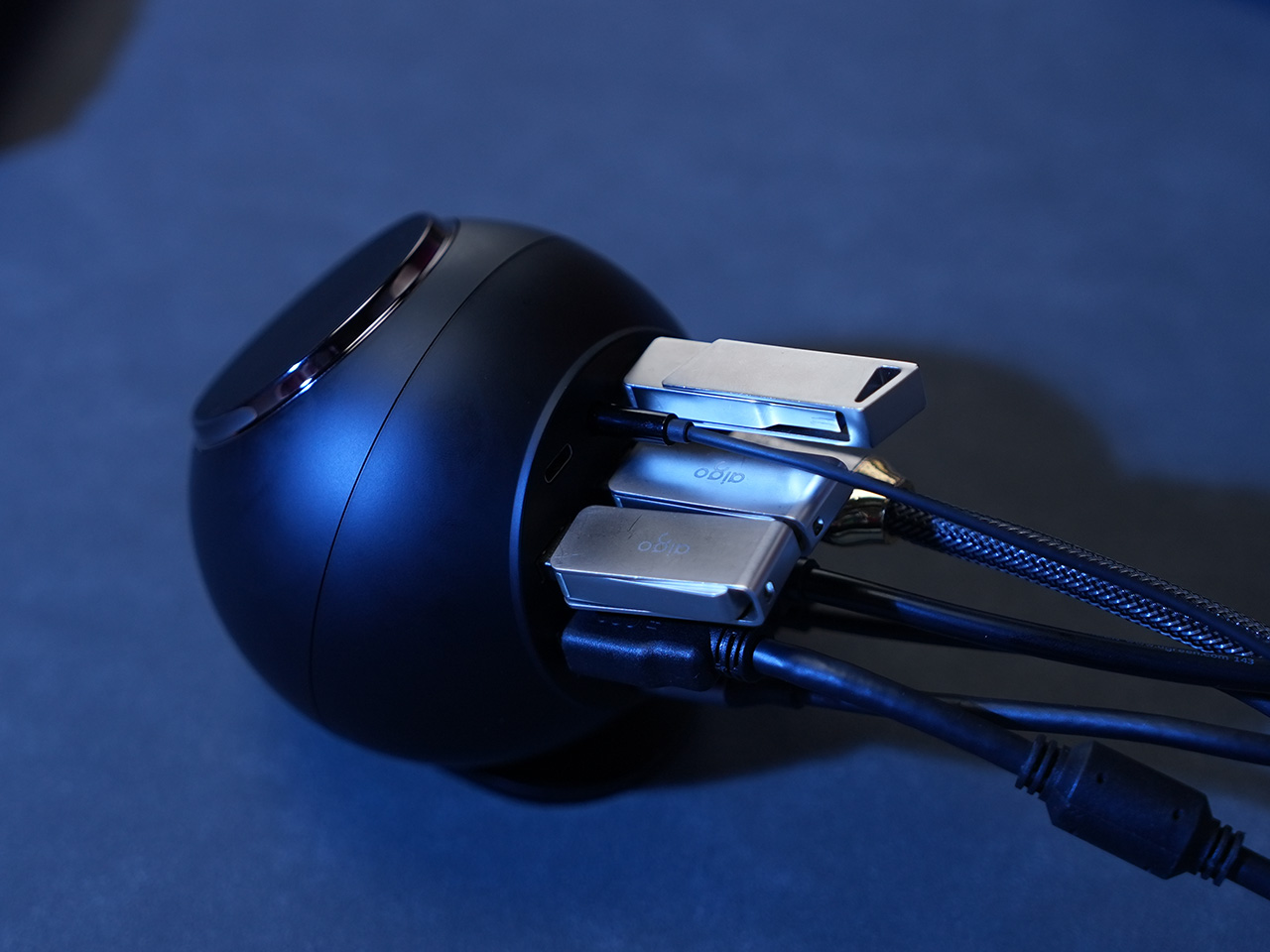 1746584055 305 Transformez Votre Bureau Decouvrez le DockOrb 12 en 1 et Chargeur - plare.