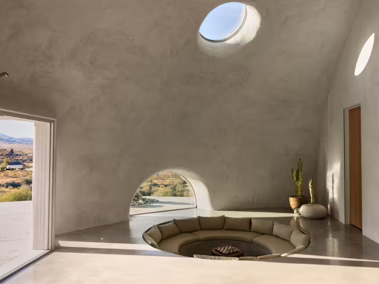 1746613042 688 Decouvrez cette incroyable maison en forme de dome une - plare.