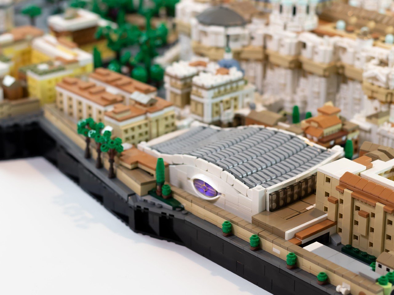 1746741763 795 Decouvrez cette incroyable replique du Vatican en LEGO de 67 - plare.