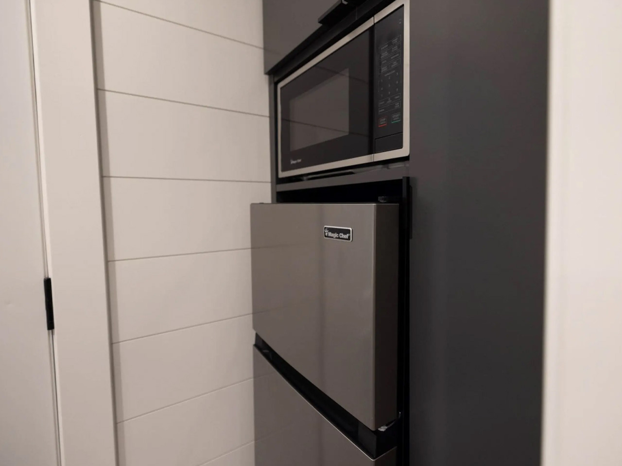 1746835605 972 Decouvrez la Tiny House Economique en Conteneur Maritime Un - plare.
