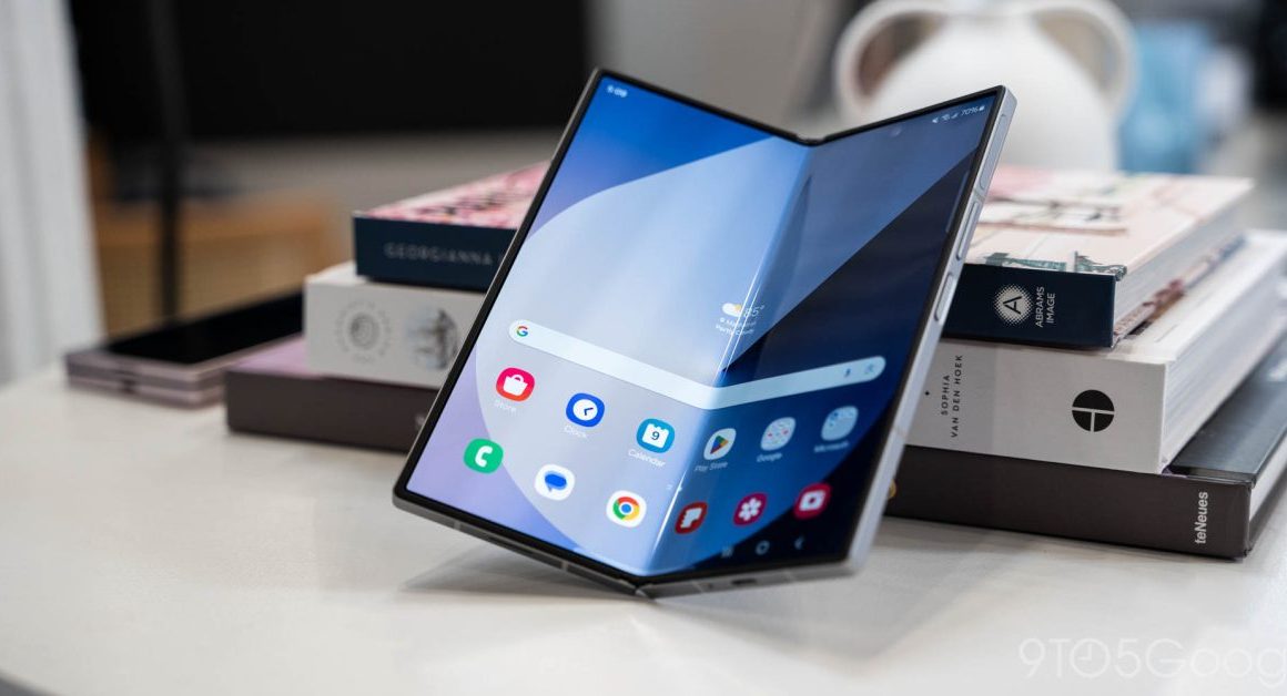 Galaxy Z Fold 7 : des bords d'écran plus fins et un design élargi pour une expérience immersive