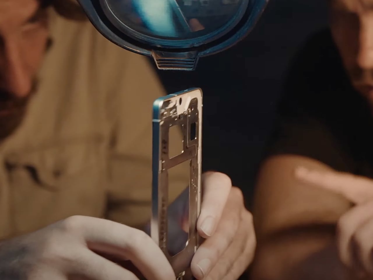 1747123143 82 Decouvrez comment le Galaxy S25 Edge Revolutionne le Design Flambeau - plare.