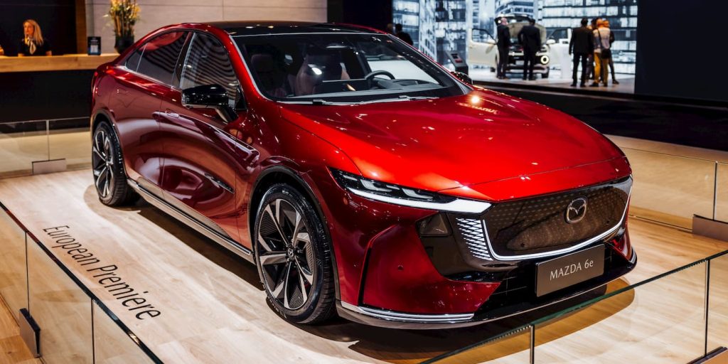 Mazda dévoile sa nouvelle édition sportive EZ-6, son véhicule électrique à 18 000 € - plare. Mazda-first-EV-overseas